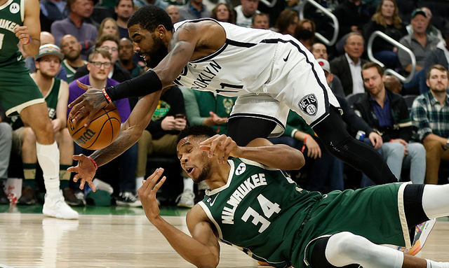 字母哥官方宣布刷新纪录新规，篮网引发争议！赛场气氛高涨的简单介绍-九游体育官网